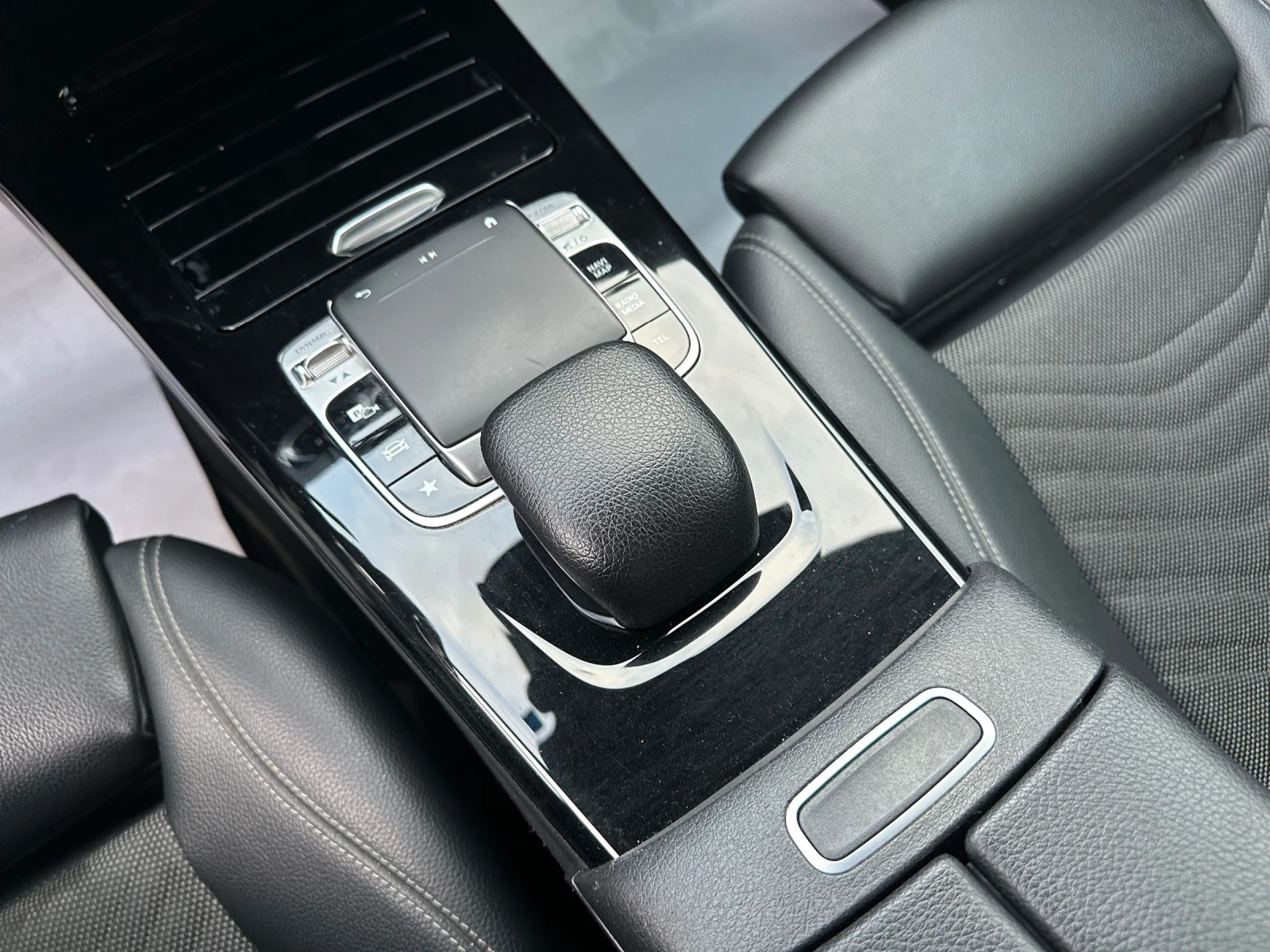 Mercedes-Benz A 180 d Distronik Parktronik Led Digital Реал.КМ Сер.Ист | Mobile.bg — изображение 12
