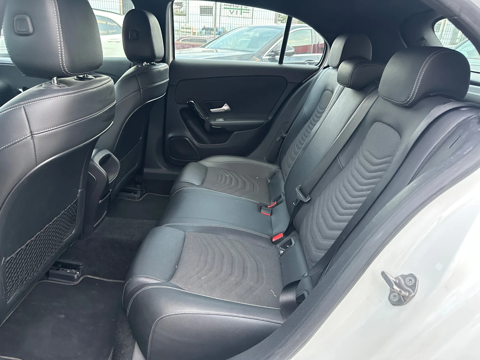 Mercedes-Benz A 180 d Distronik Parktronik Led Digital Реал.КМ Сер.Ист | Mobile.bg — изображение 17