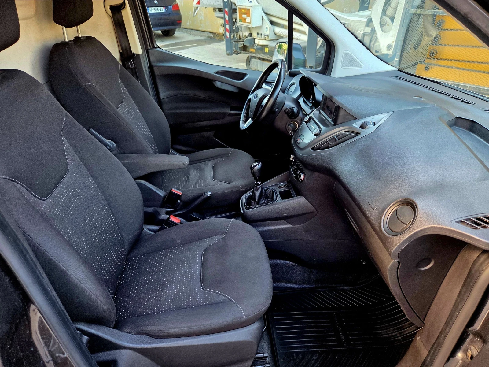 Ford Courier 1.5 100к.с - изображение 8