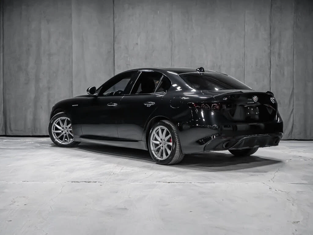 Alfa Romeo Giulia Veloce* CARFAX* АвтоКредит* (ЦЕНА ДО БГ) - изображение 4