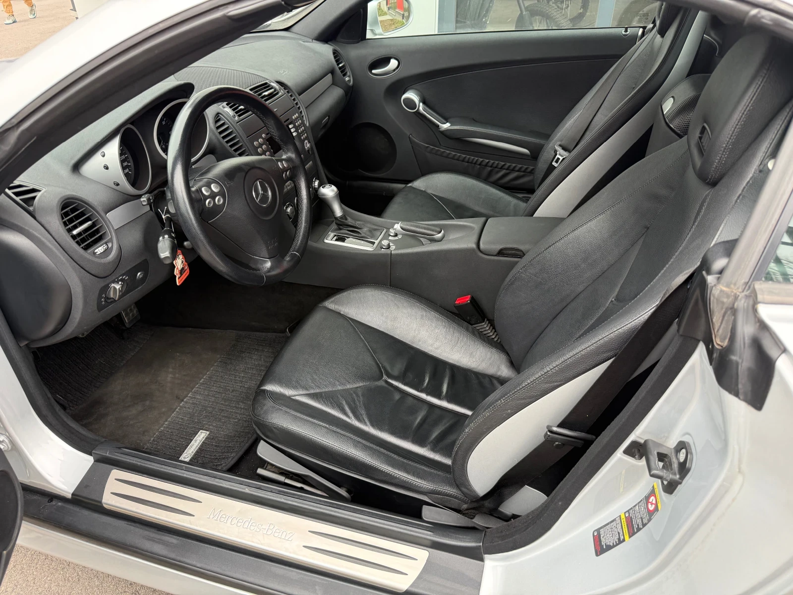 Mercedes-Benz SLK 350 AMG - изображение 7