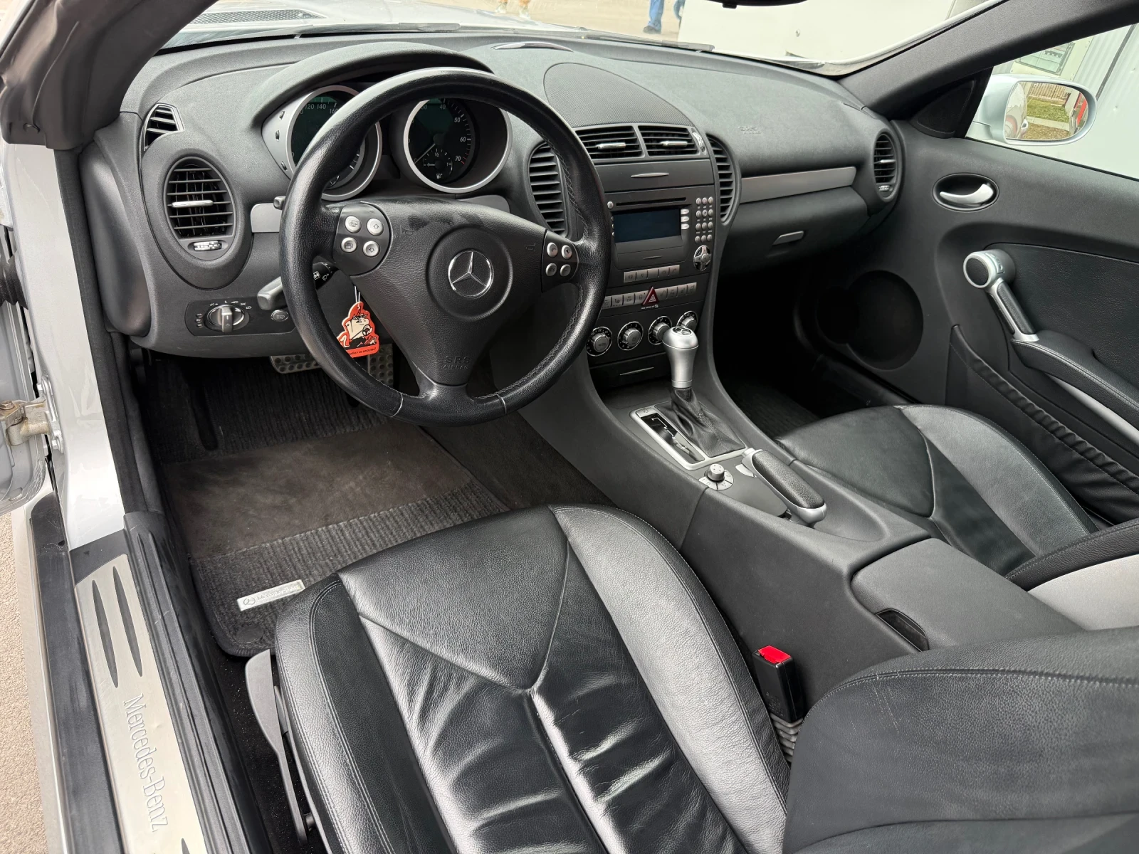 Mercedes-Benz SLK 350 AMG - изображение 8