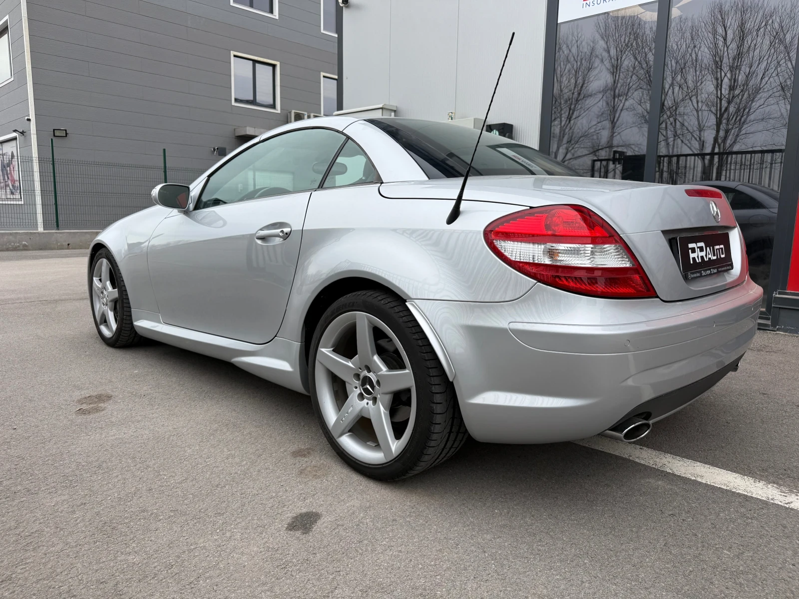 Mercedes-Benz SLK 350 AMG - изображение 3