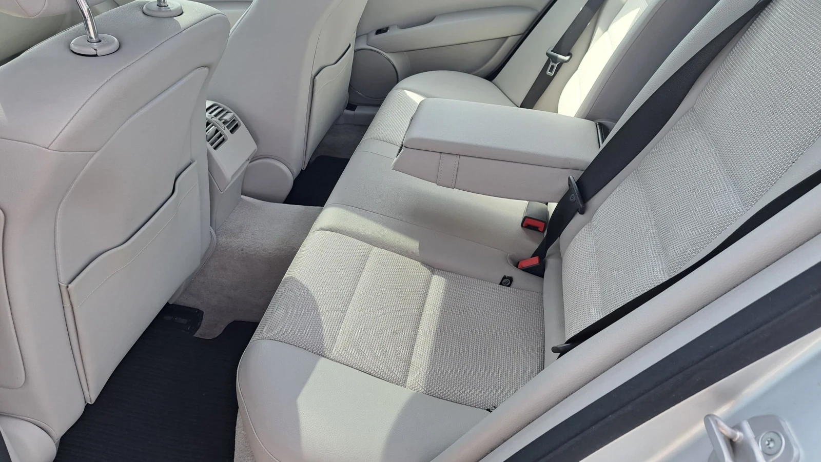 Mercedes-Benz C 220 AMG, снимка 7 - Автомобили и джипове - 54190387