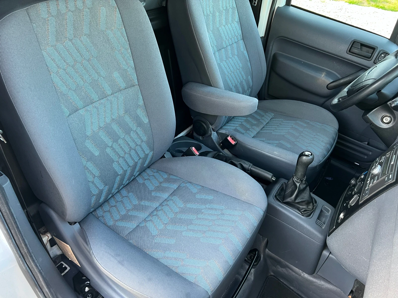 Ford Connect РЕАЛНИ 130.000км, снимка 9 - Автомобили и джипове - 54352320