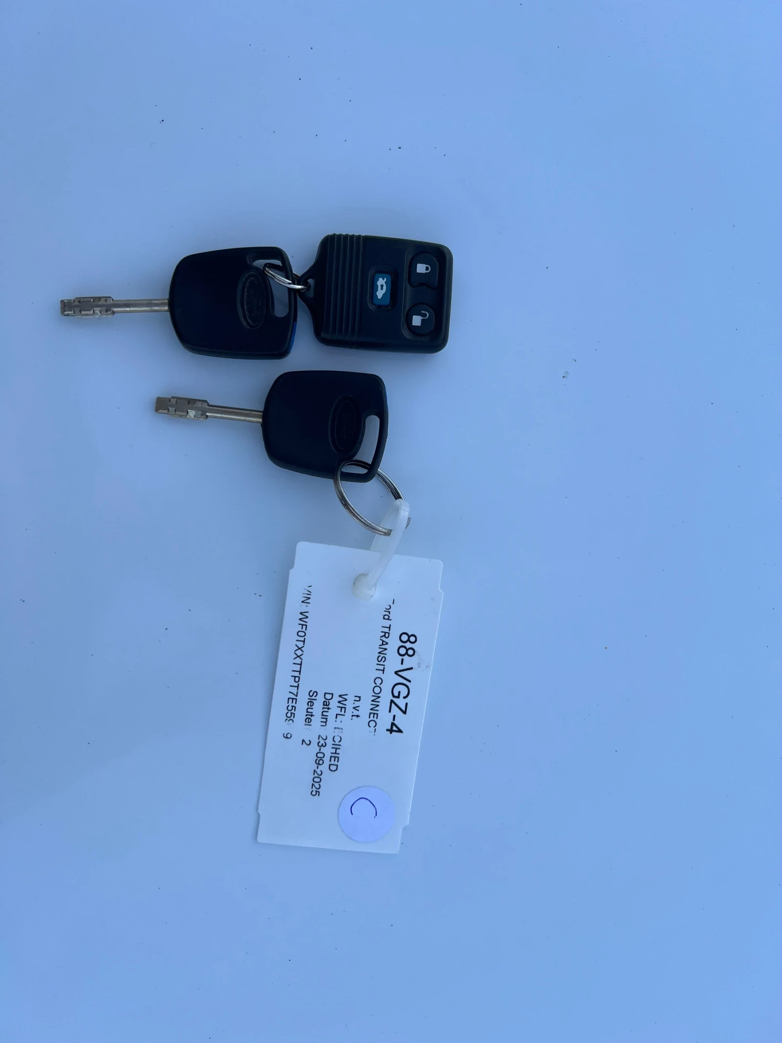 Ford Connect РЕАЛНИ 130.000км, снимка 15 - Автомобили и джипове - 54352320