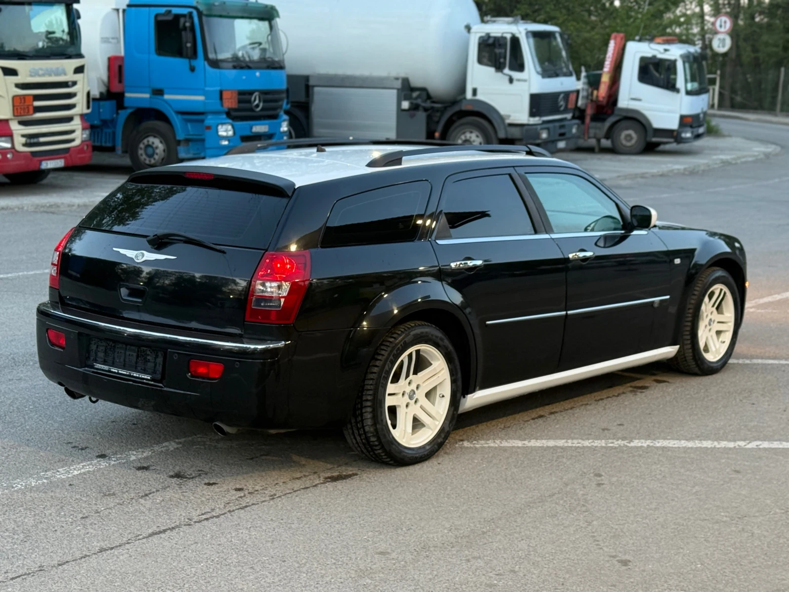 Chrysler 300c INDIVIDUAL , снимка 4 - Автомобили и джипове - 54444331