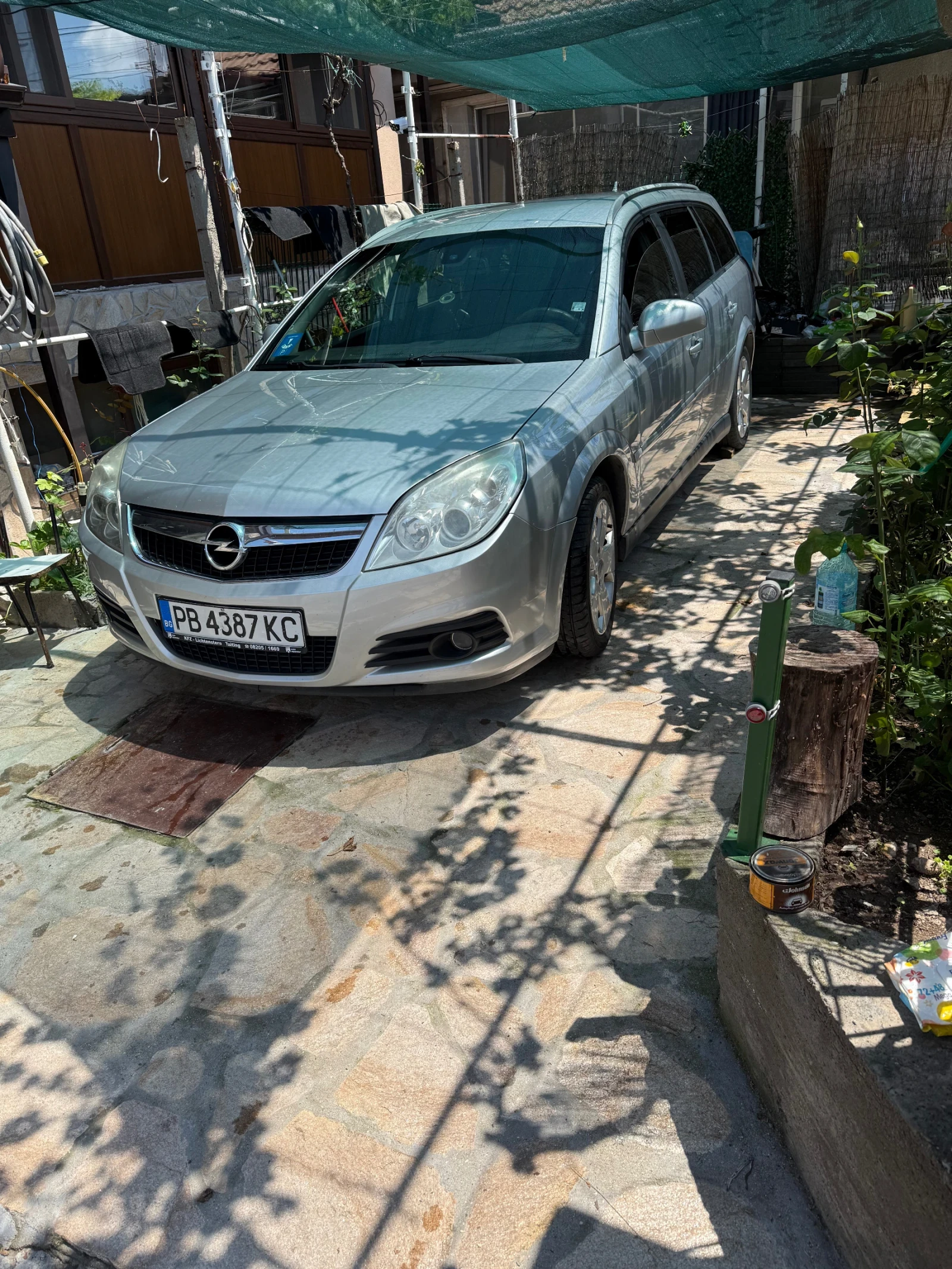 Opel Vectra автомобил