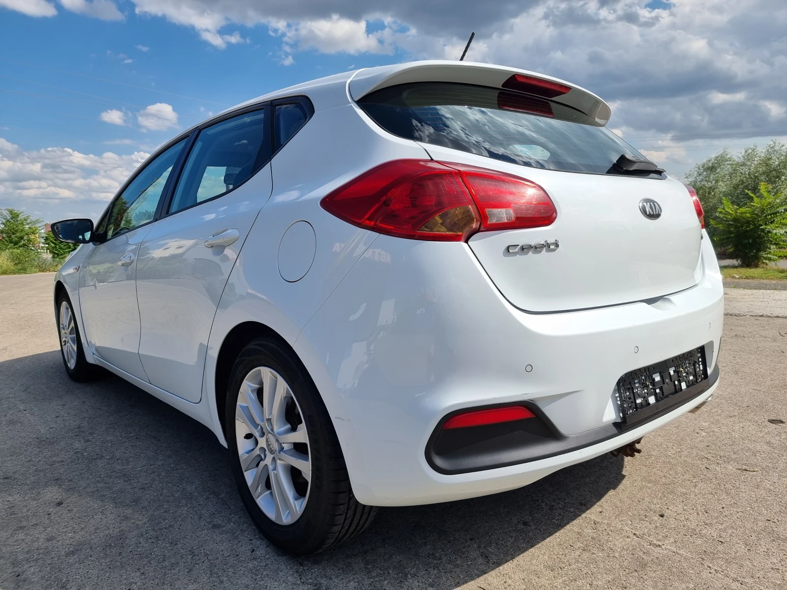 Kia Ceed 1.6Д.110КС.6СК., снимка 4 - Автомобили и джипове - 55156759