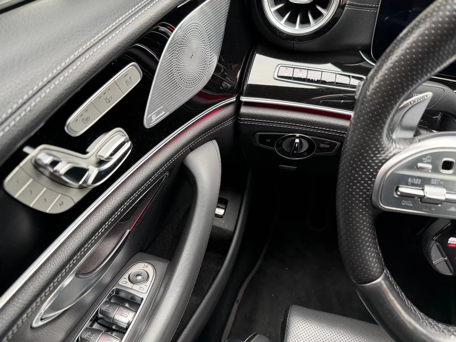 Mercedes-Benz GT 53/4MATIC+ /BURM/360/PANO/AMBI/553z, снимка 16 - Автомобили и джипове - 55198833