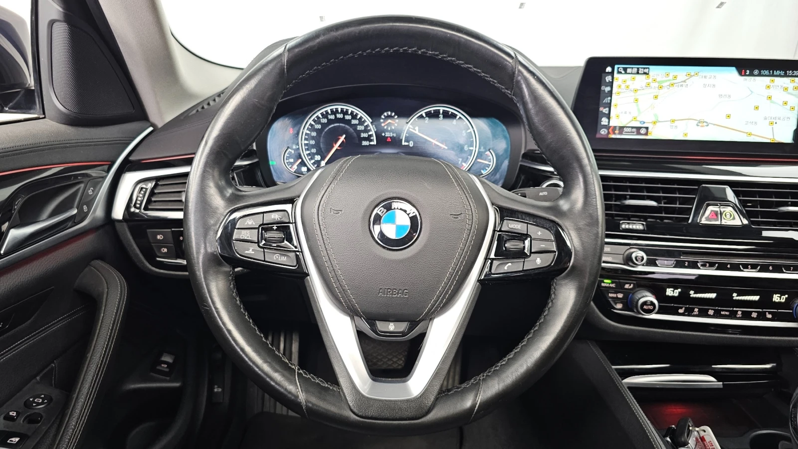 BMW 520 520i Luxury | HUD | Adaptive Cruise | Memory, снимка 12 - Автомобили и джипове - 55563056
