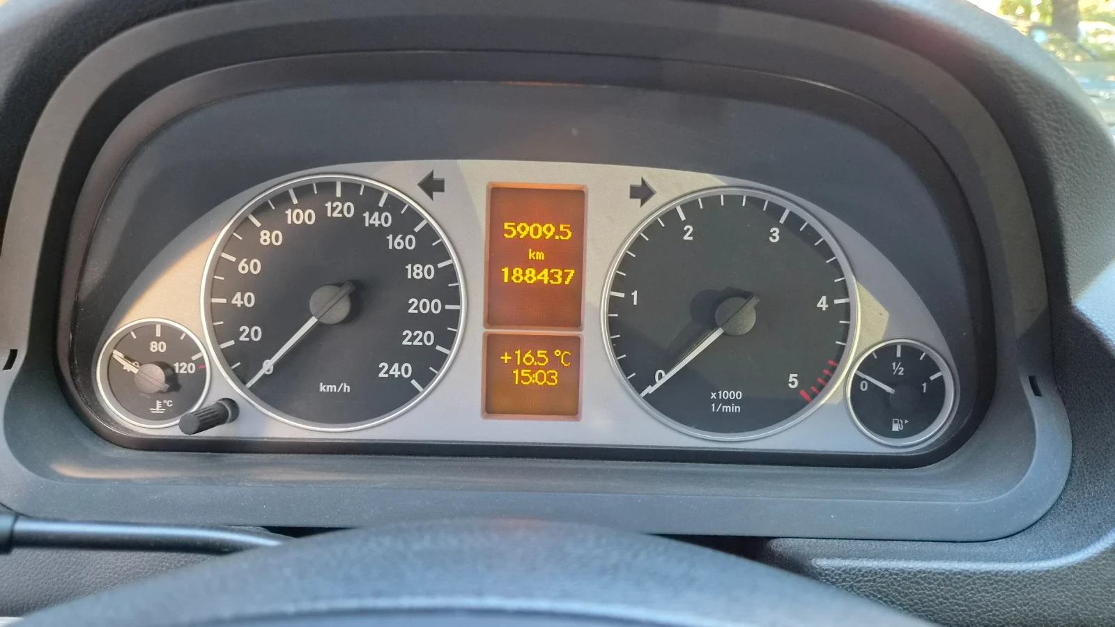 Mercedes-Benz B 180, снимка 12 - Автомобили и джипове - 56582852