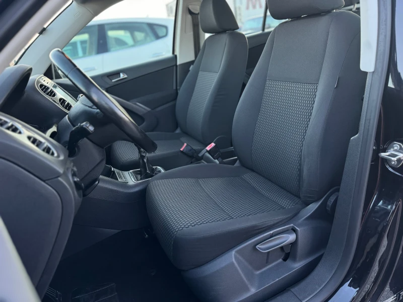 VW Tiguan 2.0TDI 4-motion panorama navi, снимка 8 - Автомобили и джипове - 52661251