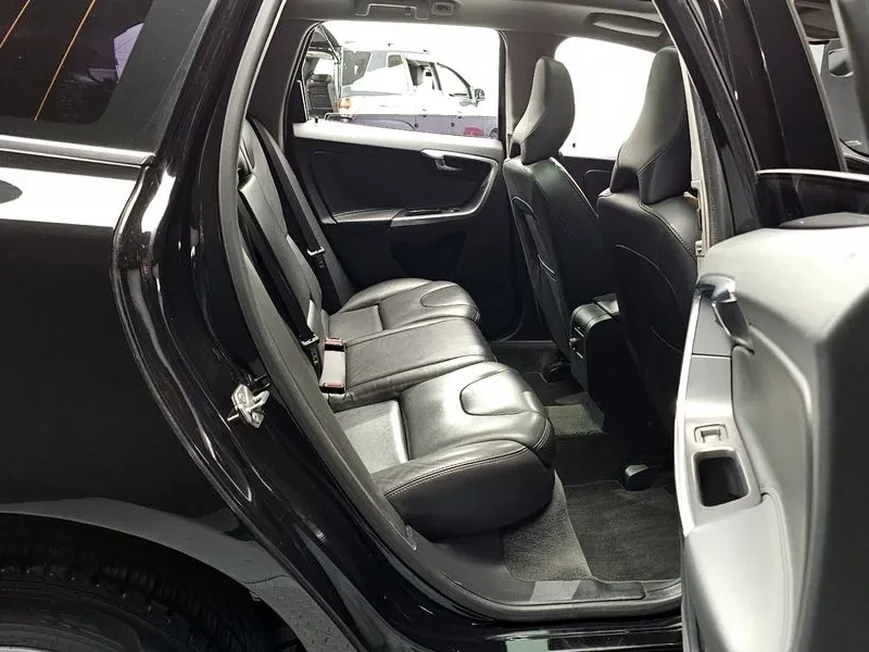 Volvo XC60, снимка 12 - Автомобили и джипове - 56162064