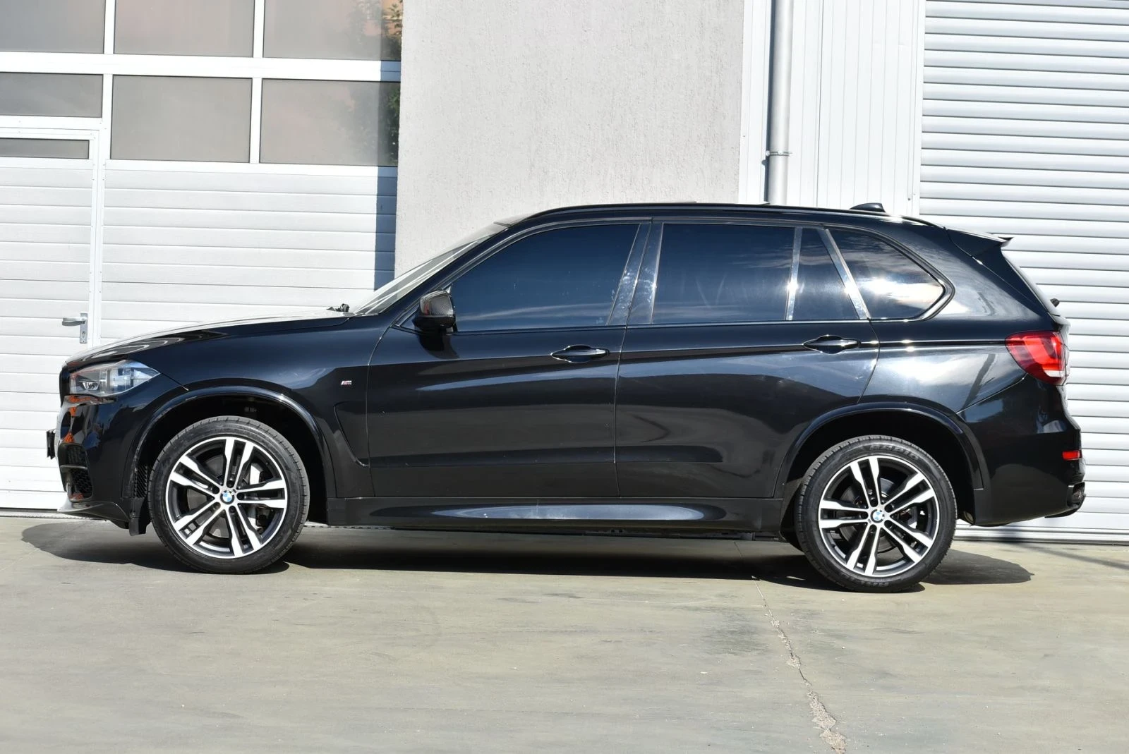 BMW X5 M50D - изображение 7