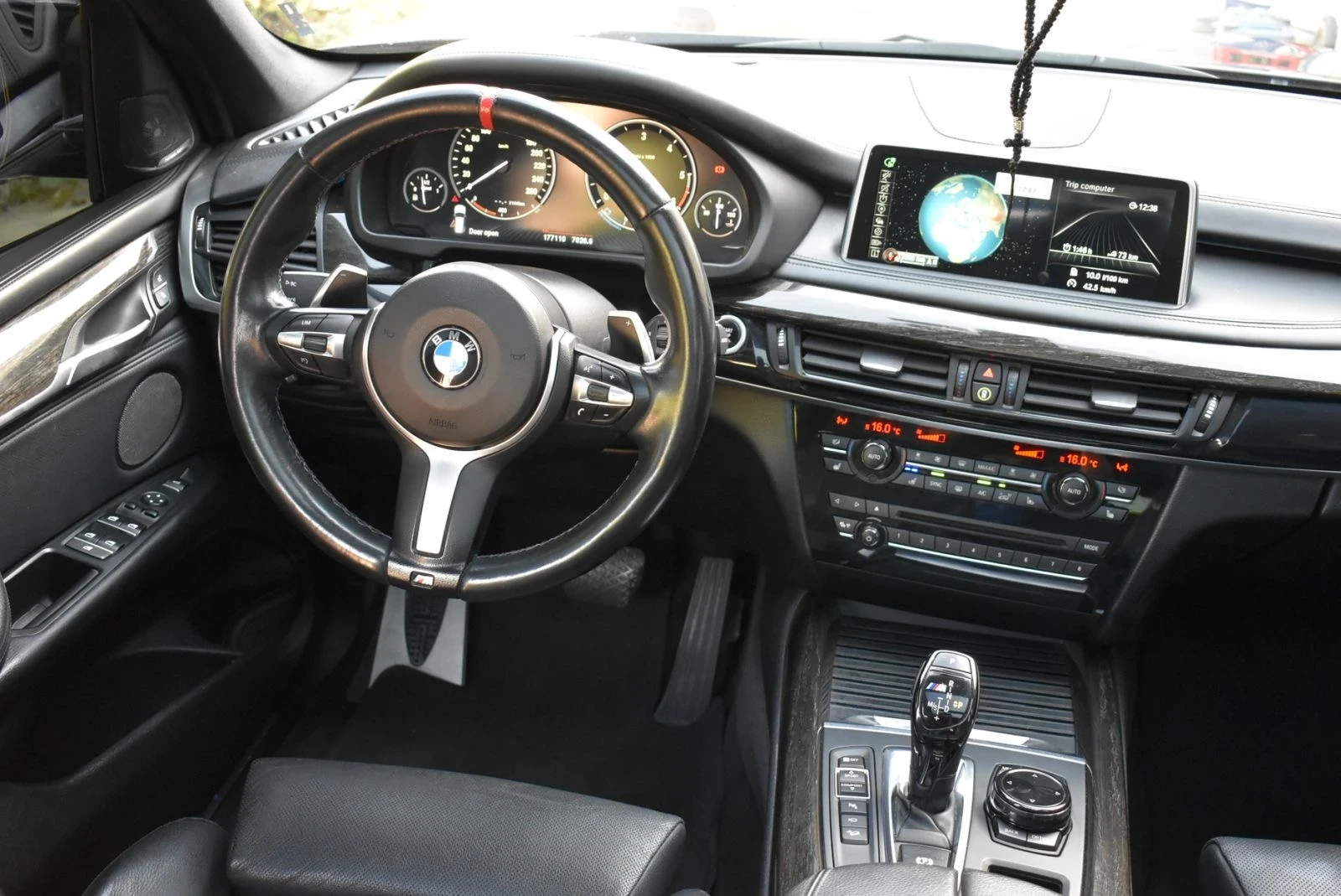 BMW X5 M50D - изображение 8