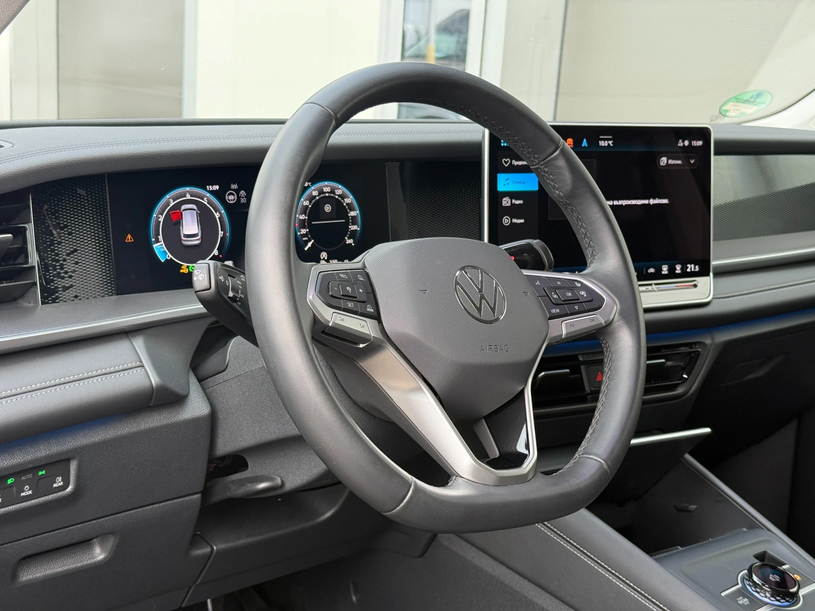 VW Tiguan Tayron 1.5 eTSI  DSG гаранция до март 2029г., снимка 10 - Автомобили и джипове - 53944855