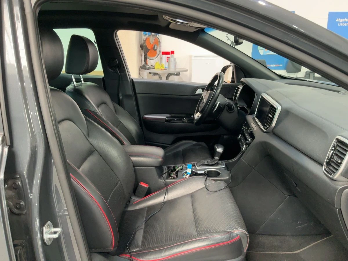 Kia Sportage 2.0d GT Line 4WD Сервизна книжка/360/JBL/Обдухване, снимка 4 - Автомобили и джипове - 54044727