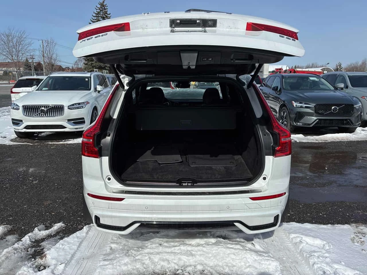Volvo XC60  | R Design | HARMAN KARDON | MEMORY | PANO | 360 , снимка 12 - Автомобили и джипове - 54424073