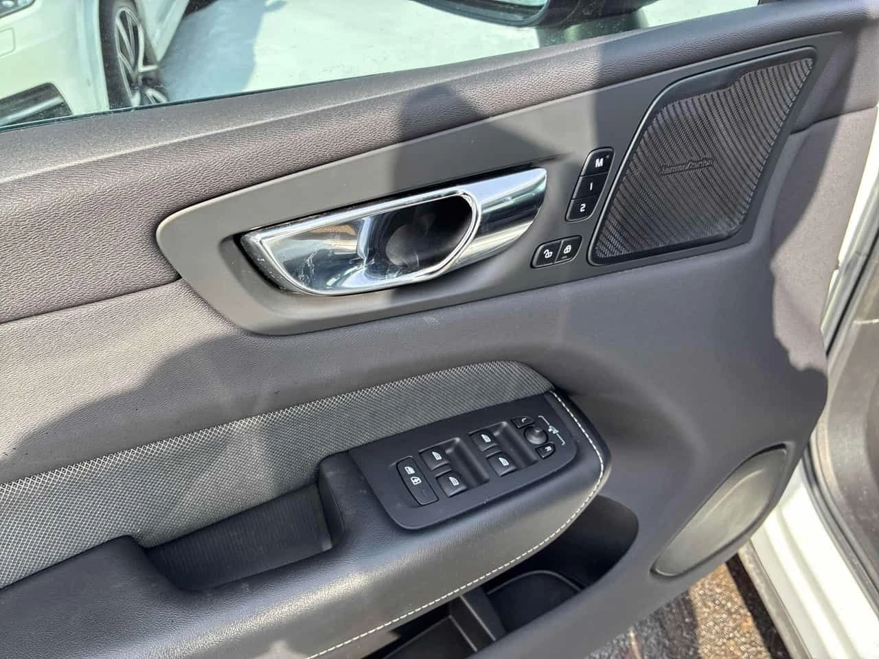 Volvo XC60  | R Design | HARMAN KARDON | MEMORY | PANO | 360 , снимка 10 - Автомобили и джипове - 54424073