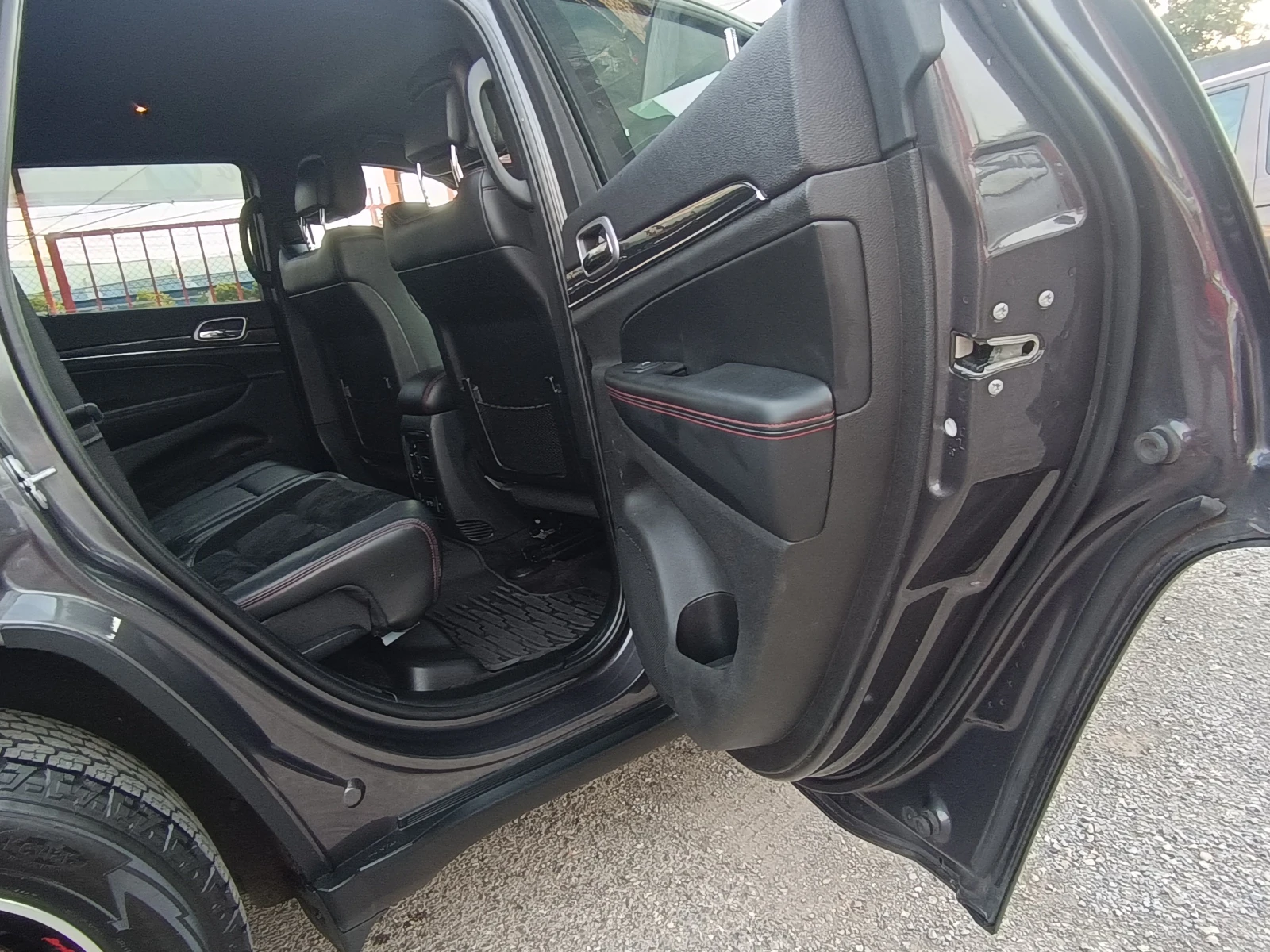 Jeep Grand cherokee TRAILHAWK-Нов внос от ШВЕЙЦАРИЯ !!! , снимка 14 - Автомобили и джипове - 55002711