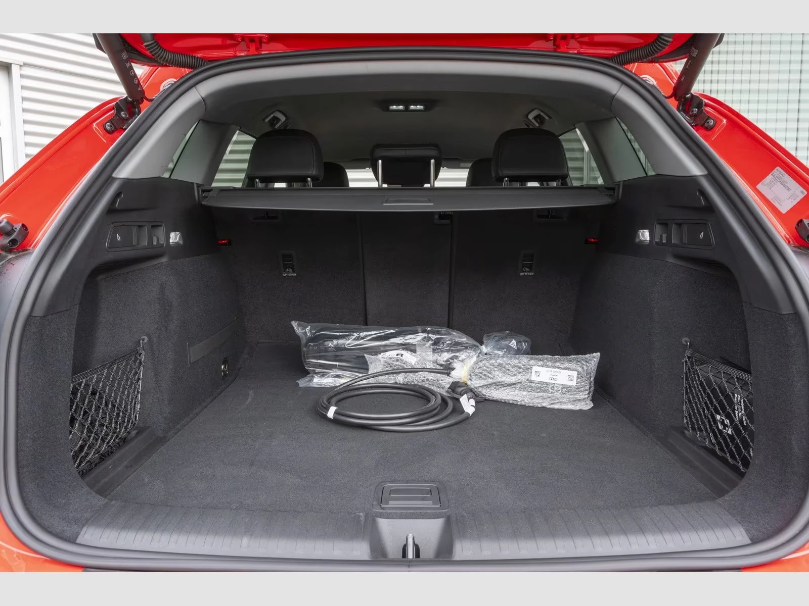 Audi Q6 E-TRON/252HP/CAM/S-LINE/MATRIX/CAM/ACC/551z, снимка 5 - Автомобили и джипове - 55186730