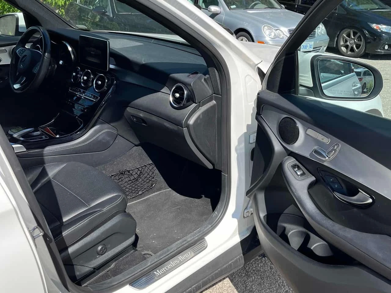 Mercedes-Benz GLC 300 CARFAX/ОТ ПРЕДСТАВИТЕЛСТВО/КЛИП, снимка 17 - Автомобили и джипове - 55305261