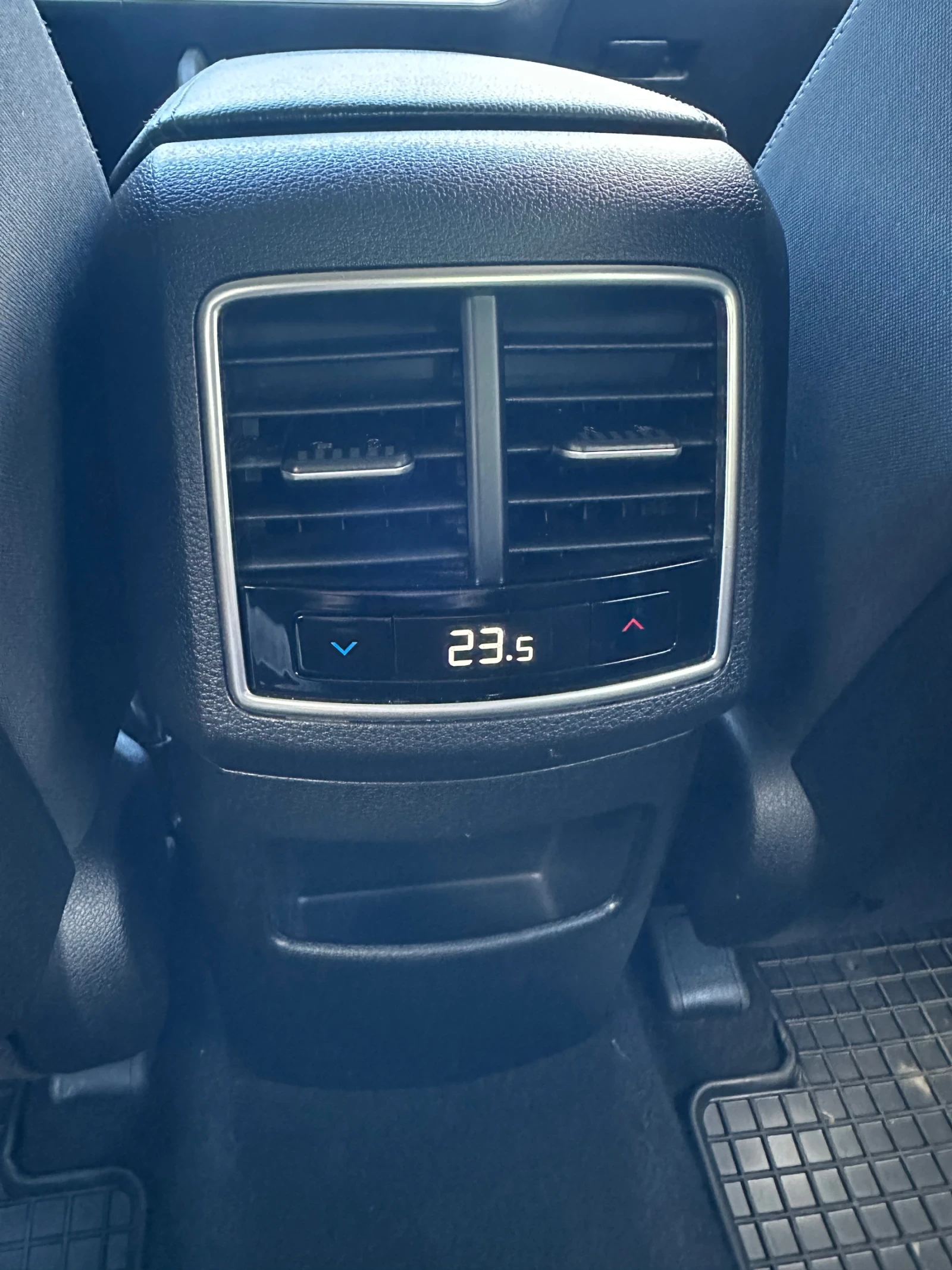 Kia Sportage 1.6 Mild Hybrid , снимка 10 - Автомобили и джипове - 55647415