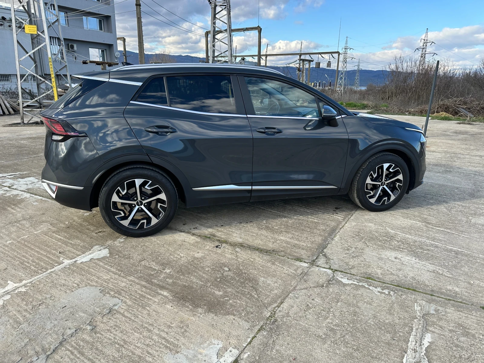 Kia Sportage 1.6 Mild Hybrid , снимка 5 - Автомобили и джипове - 55647415