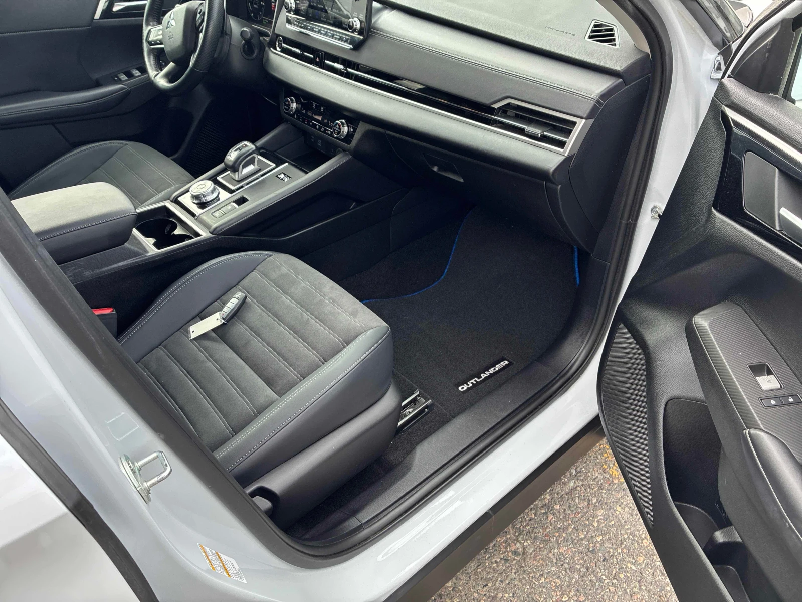 Mitsubishi Outlander * S AWC * CARFAX * ����� �� �����������  | Mobile.bg � ����������� 14