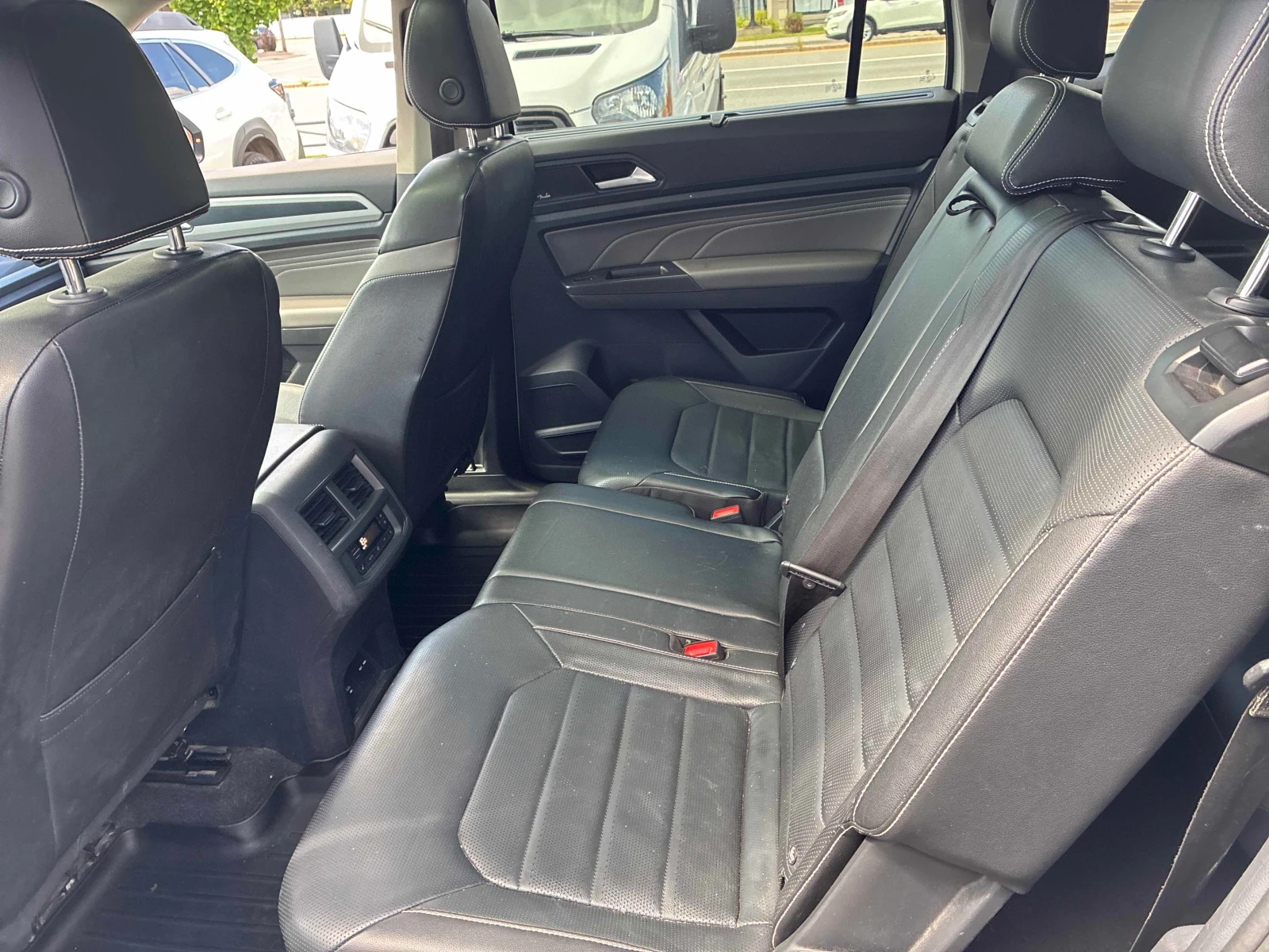 VW Atlas * Highline * CARFAX * БЕЗ ПЪРВОНАЧАЛНА ВНОСКА, снимка 12 - Автомобили и джипове - 56089982
