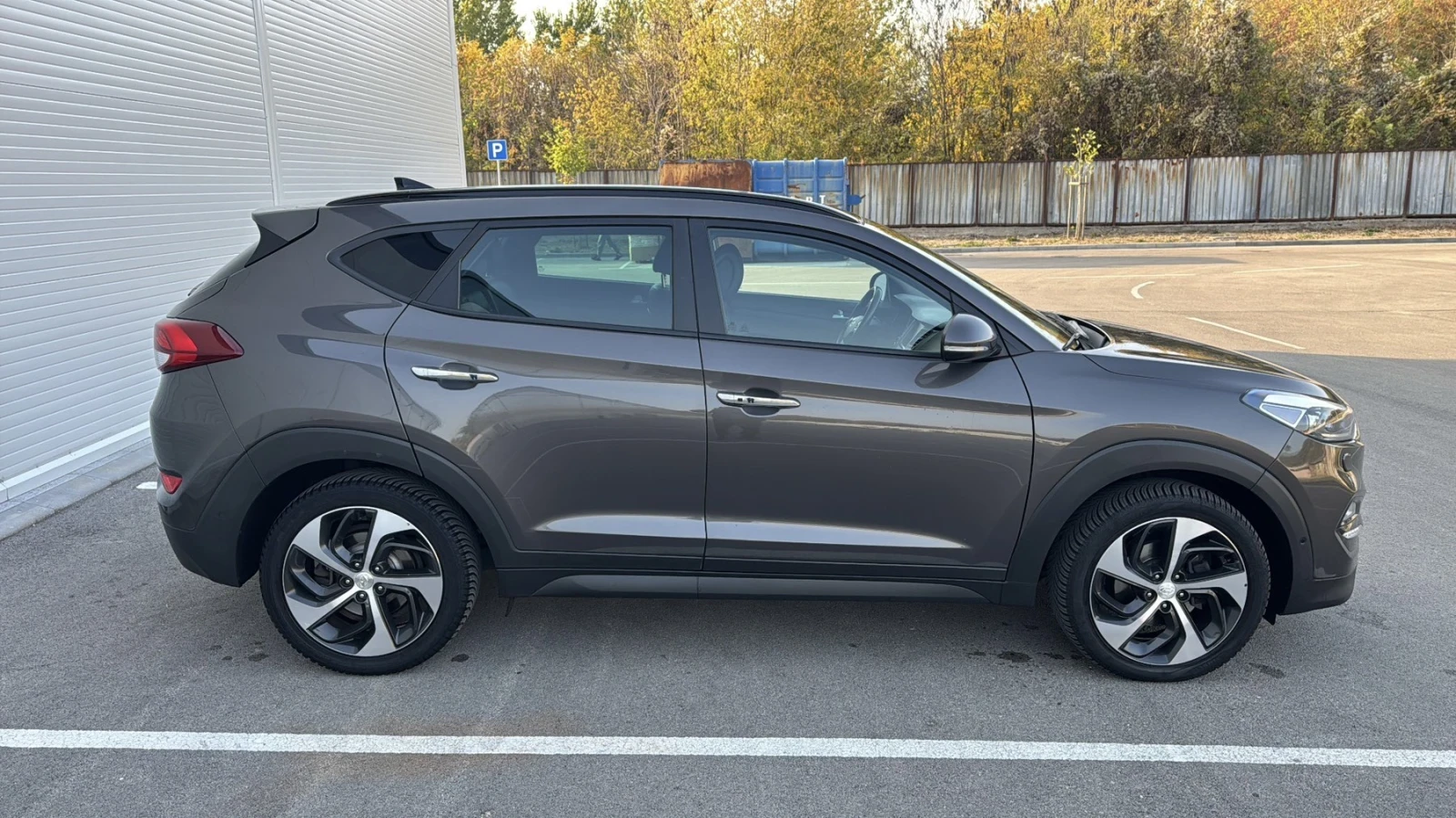 Hyundai Tucson 2.0CRDI-185к.с.4x4, снимка 5 - Автомобили и джипове - 56605474