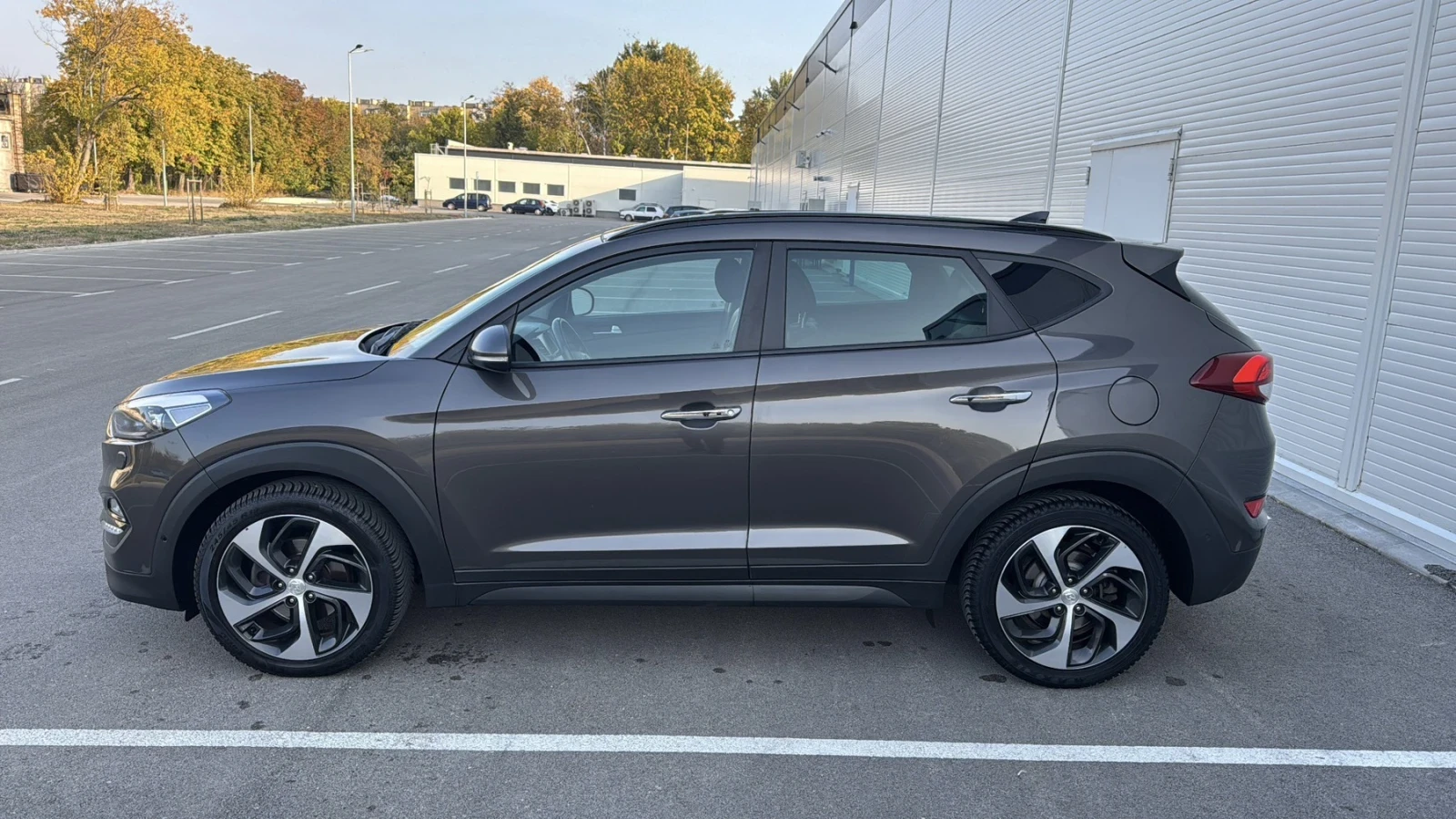 Hyundai Tucson 2.0CRDI-185к.с.4x4, снимка 4 - Автомобили и джипове - 56605474