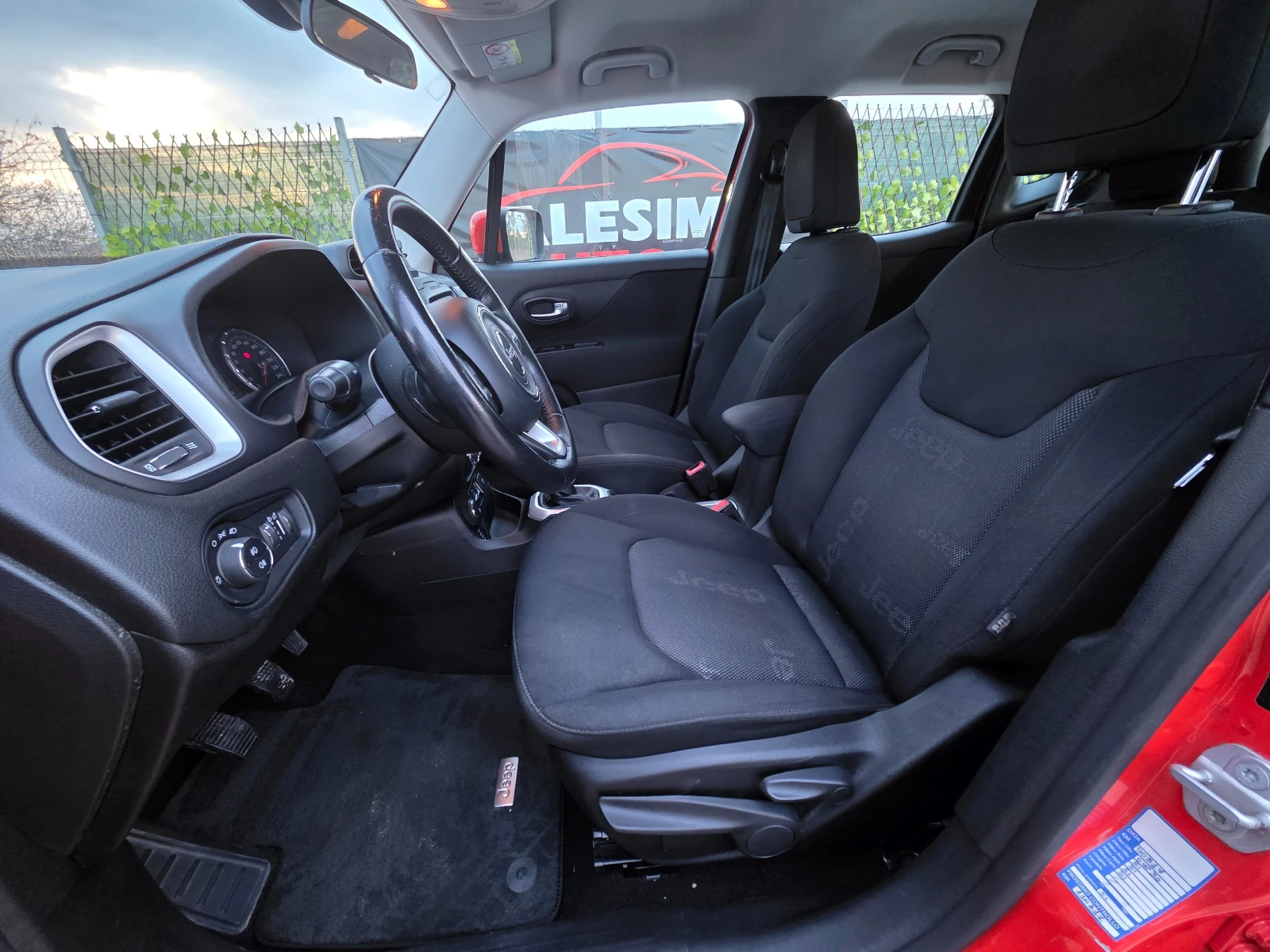 Jeep Renegade 2.0 MultiJet-4x4-Longitude, снимка 12 - Автомобили и джипове - 56625175