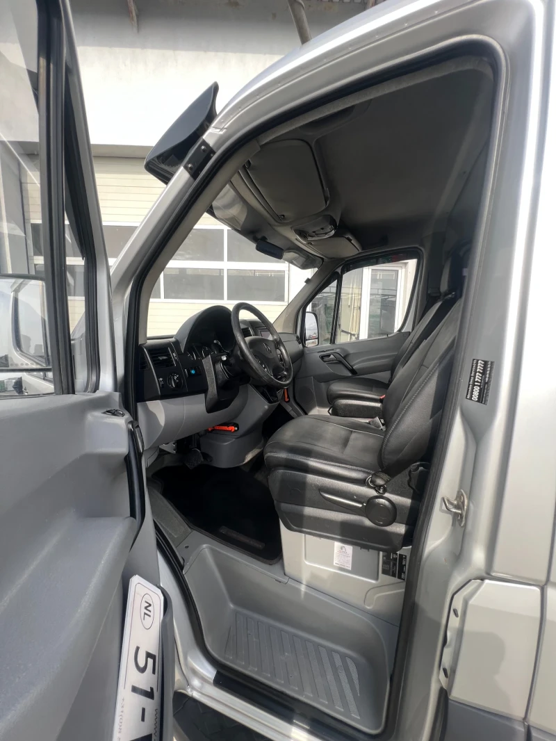 Mercedes-Benz Sprinter 318 5-места / 3000 куб.см / 180 к.с, снимка 11 - Бусове и автобуси - 52134373