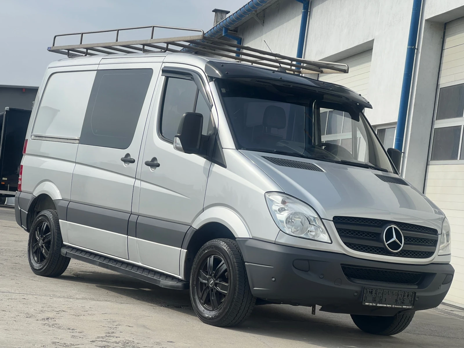 Mercedes-Benz Sprinter 318 5-места / 3000 куб.см / 180 к.с, снимка 1