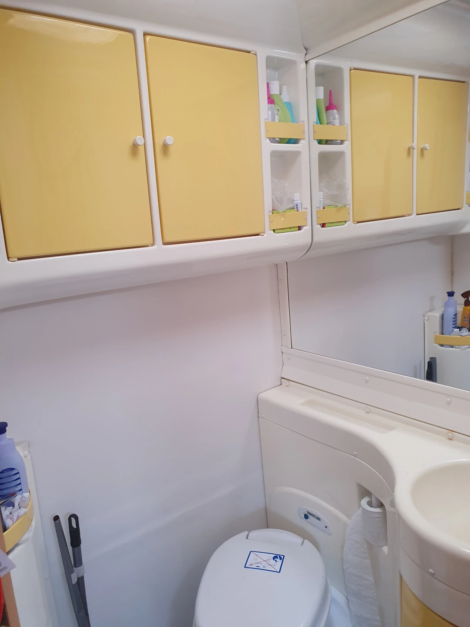  Euramobil    | Mobile.bg   12