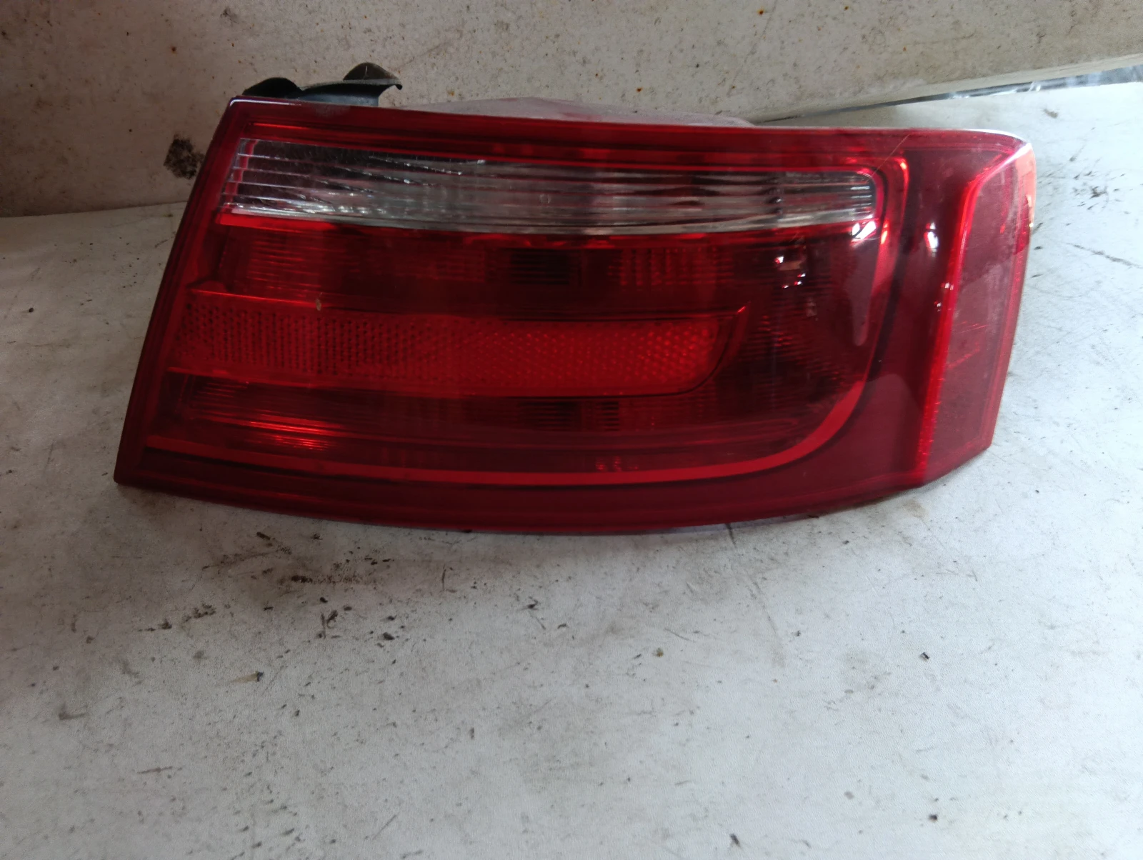стоп десен външен  8Т0945096 Audi A5