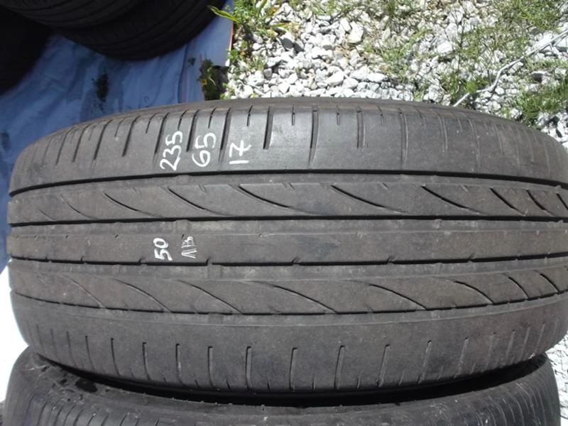 Гуми Летни 235/65R17, снимка 2 - Гуми и джанти - 14600093