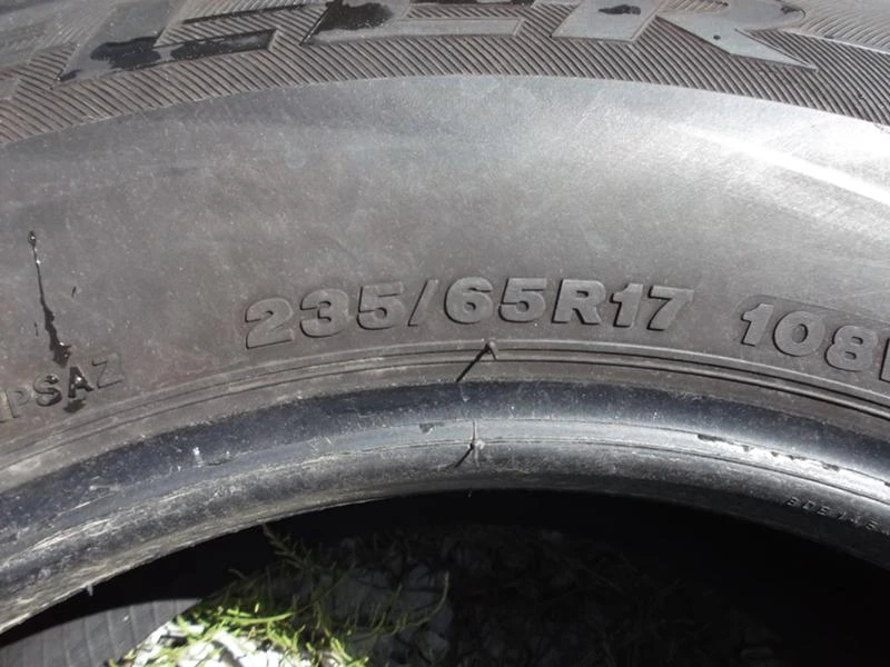 Гуми Летни 235/65R17, снимка 5 - Гуми и джанти - 14600093