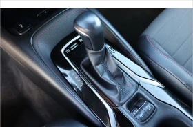 Toyota Corolla HEV/184HP/LOUNGE/CAM/NAVI/LED/300z, снимка 15