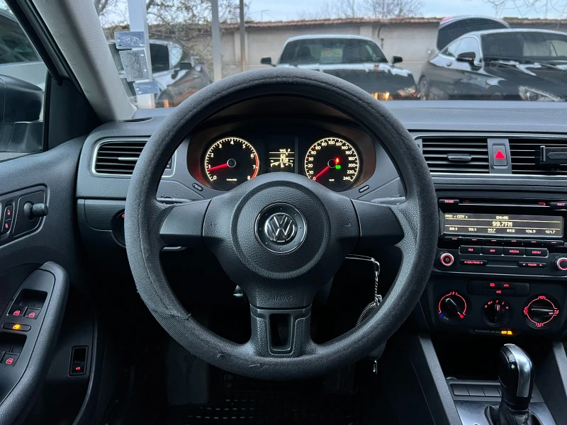 VW Jetta 2.0 БЕНЗИН/ГАЗ, снимка 14 - Автомобили и джипове - 48235919