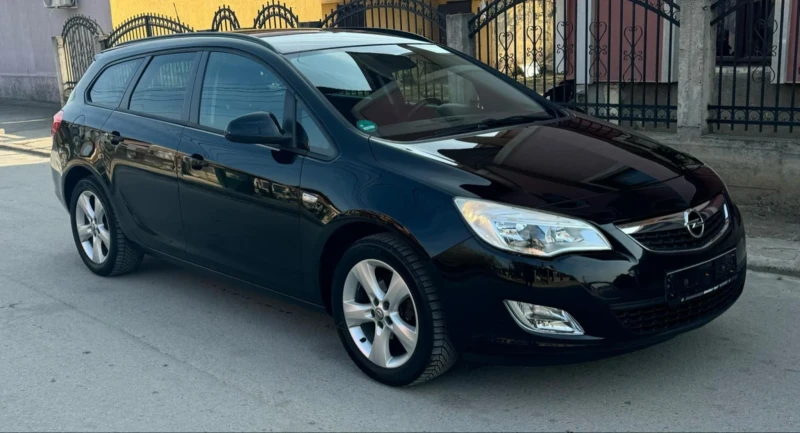 Opel Astra, снимка 1 - Автомобили и джипове - 49216351