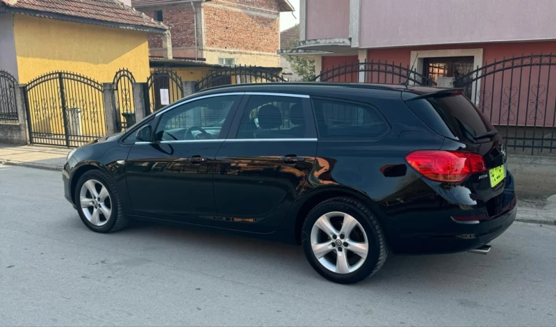 Opel Astra, снимка 9 - Автомобили и джипове - 49216351