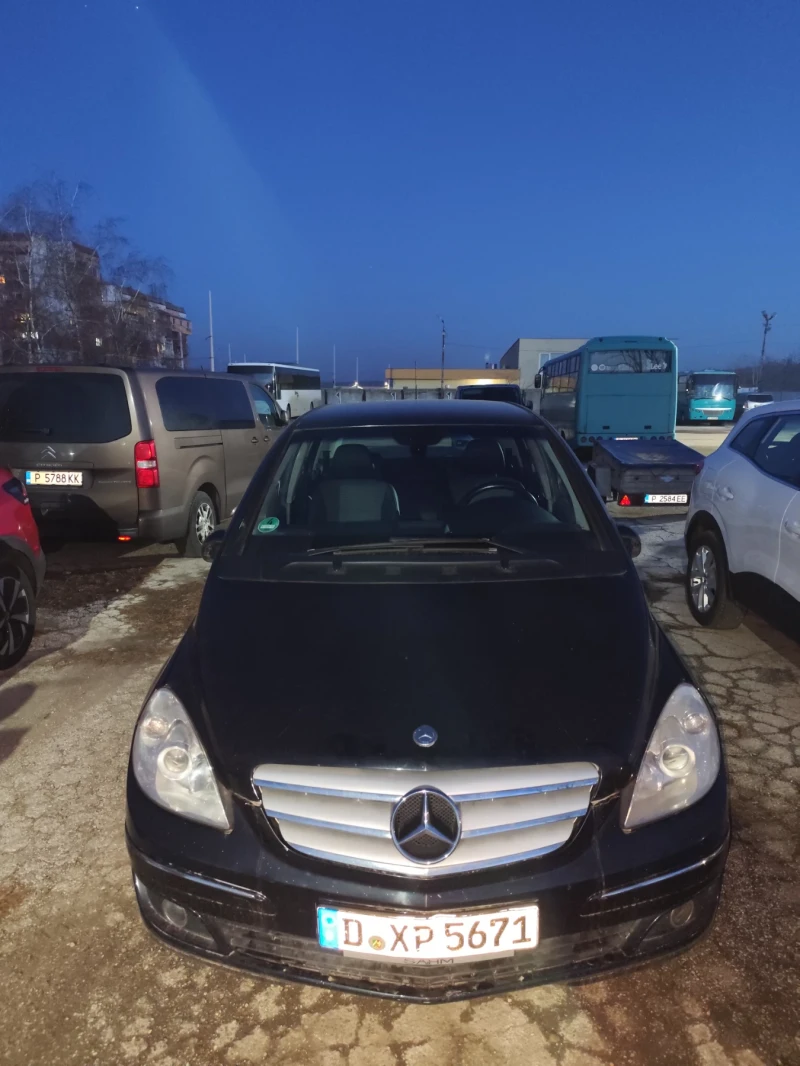 Mercedes-Benz 180, снимка 1 - Автомобили и джипове - 49403391