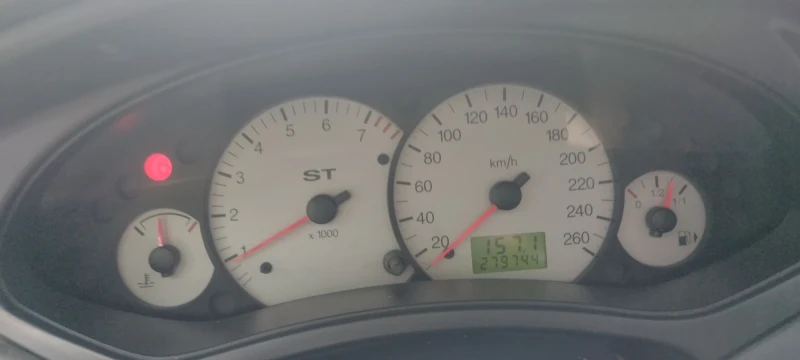 Ford Focus ST 170, снимка 2 - Автомобили и джипове - 52647074