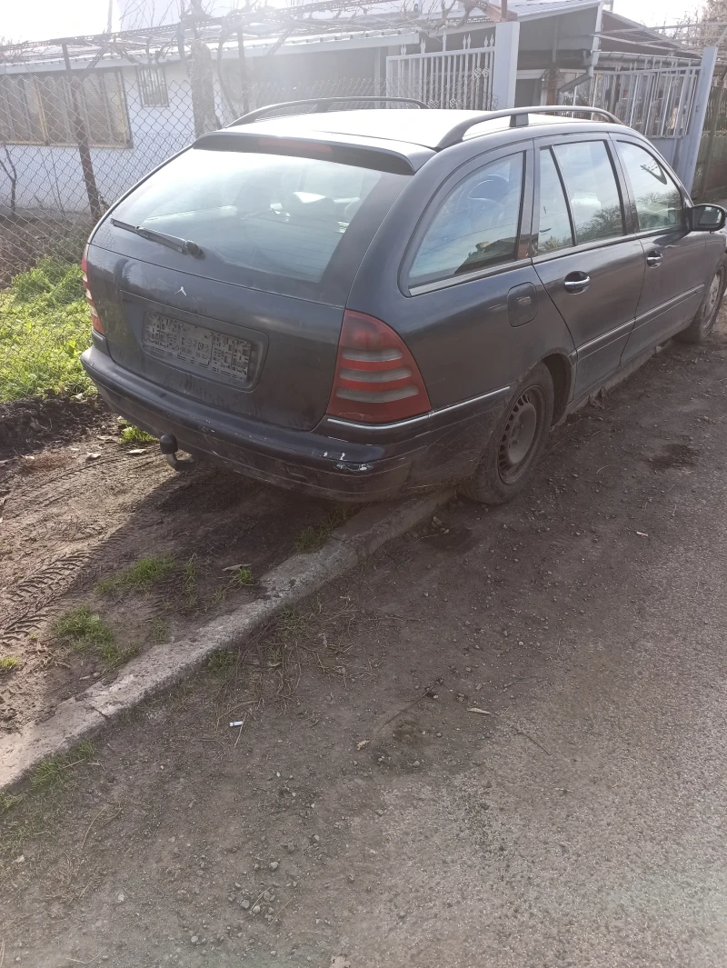 Mercedes-Benz C 220, снимка 3 - Автомобили и джипове - 52956174