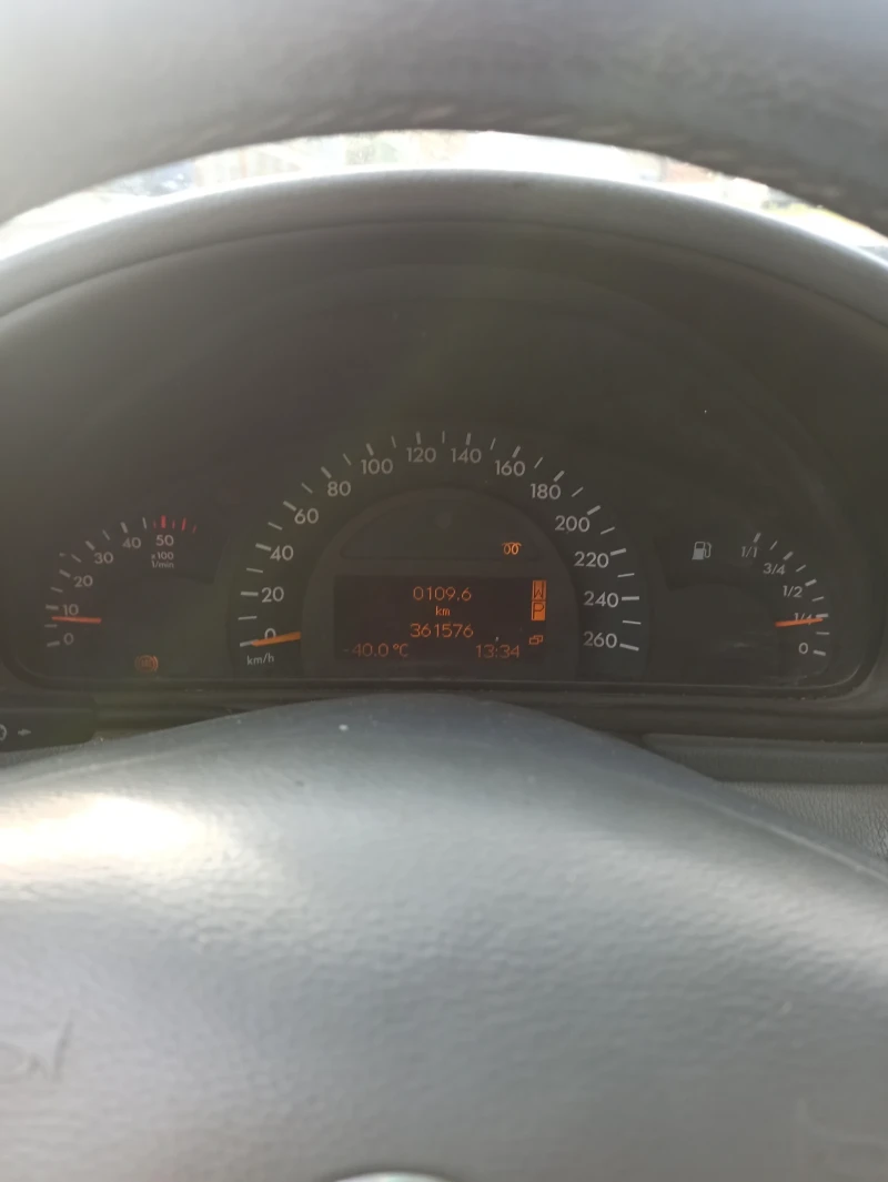 Mercedes-Benz C 220, снимка 6 - Автомобили и джипове - 52956174