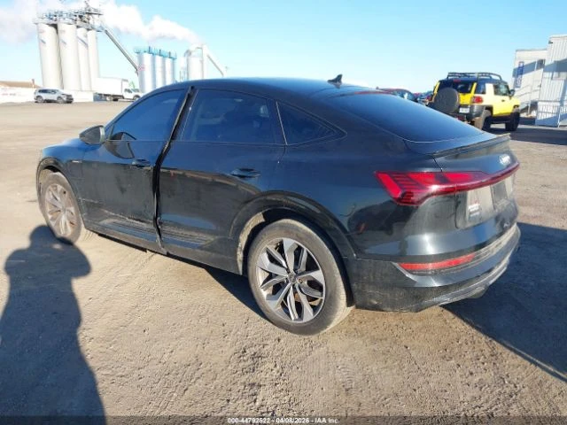 Audi E-Tron * SPORTBACK * PREMIUM PLUS * QUATTRO* , снимка 3 - Автомобили и джипове - 54852555