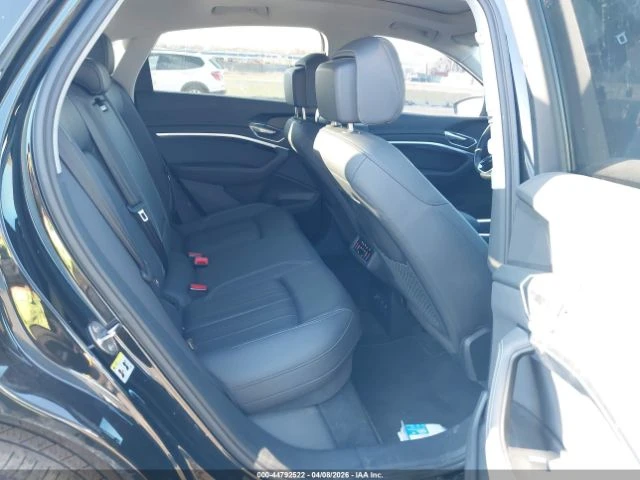Audi E-Tron * SPORTBACK * PREMIUM PLUS * QUATTRO* , снимка 8 - Автомобили и джипове - 54852555